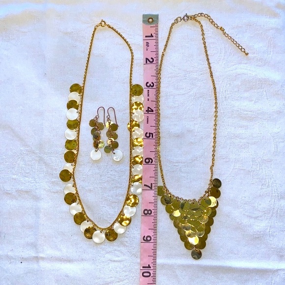 White and Gold Discs & Gold Waterfall Necklace with Dangle White & Gold Earrings - Picture 6 of 9